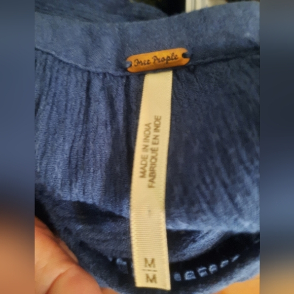 Free People Blue 3/4 Sleeve Relaxed Blouse Med Deep V Cut - Picture 2 of 9